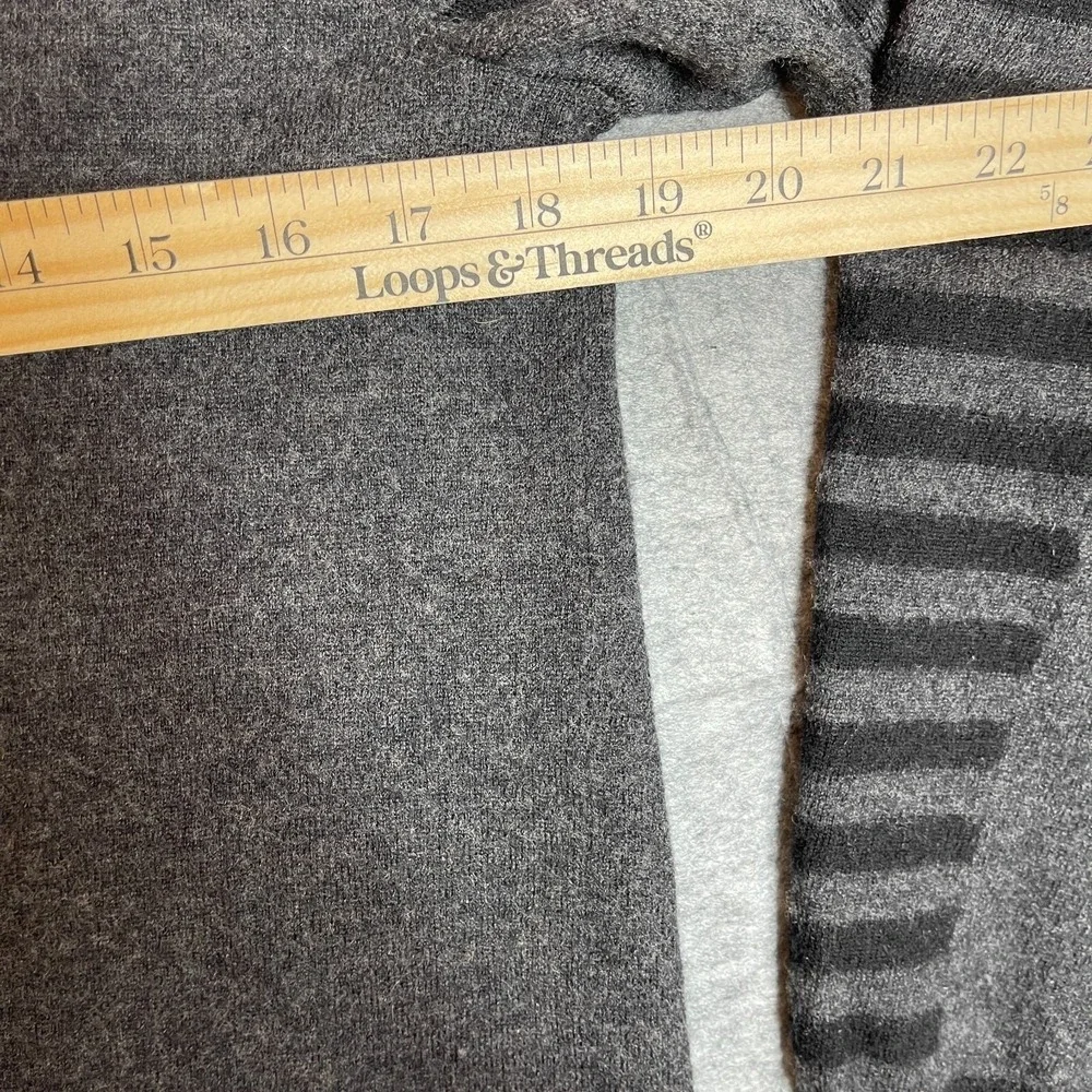 BANANA REPUBLIC Men's Large Merino Wool Sweater GRAY‎ V Neck Pullover Casual